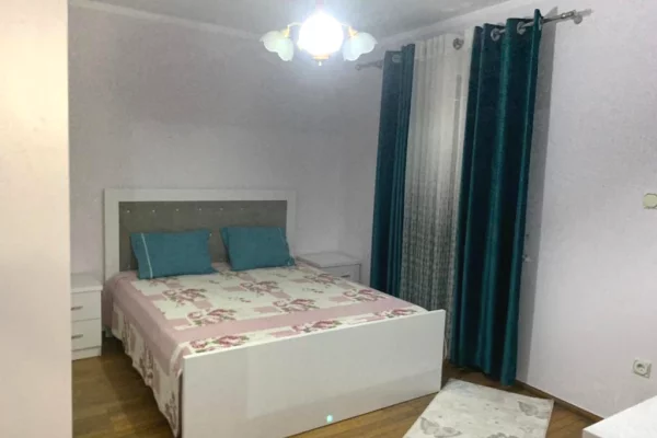 Shtepi me qera 2+1 ne Tirane - 600 Euro
