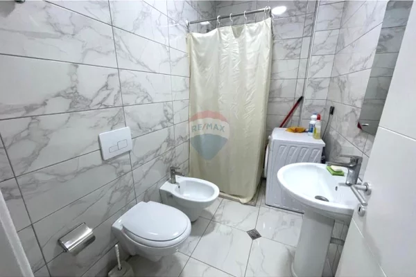 Shtepi me qera Apartament ne Tirane, 1+1, Mobilimi E mobiluar, Pagesa 550  Euro.