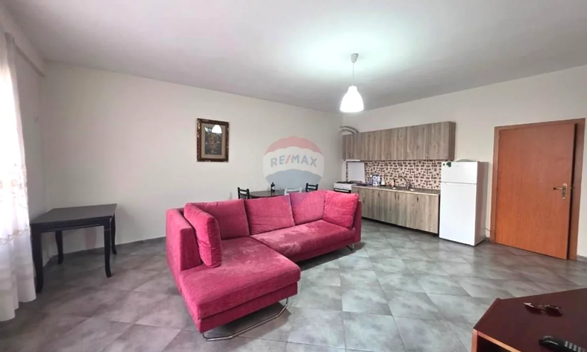 Shtepi me qera Apartament ne Tirane, 1+1, Mobilimi E mobiluar, Pagesa 400  Euro.