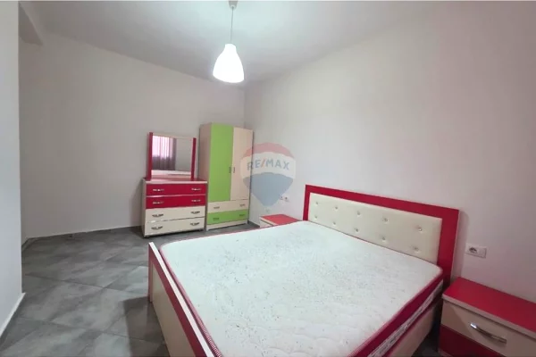 Shtepi me qera Apartament ne Tirane, 1+1, Mobilimi E mobiluar, Pagesa 400  Euro.
