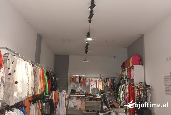 Ambient biznesi me qera 1+1 ne Tirane - 80,000 Leke