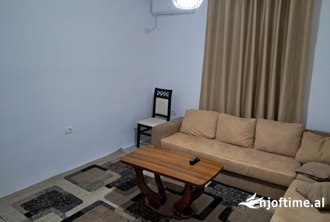 Shtepi me qera 2+1 ne Tirane - 400 Euro