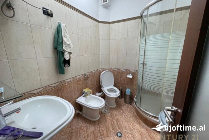 Vila per shitje ne zonen e Freskut, Tirane