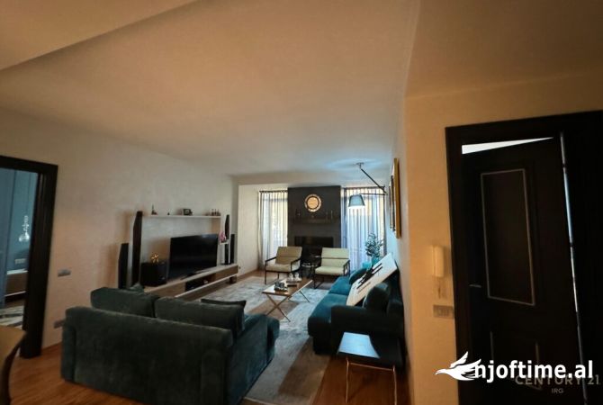 Shtepi me qera 2+1 ne Tirane - 1,500 Euro