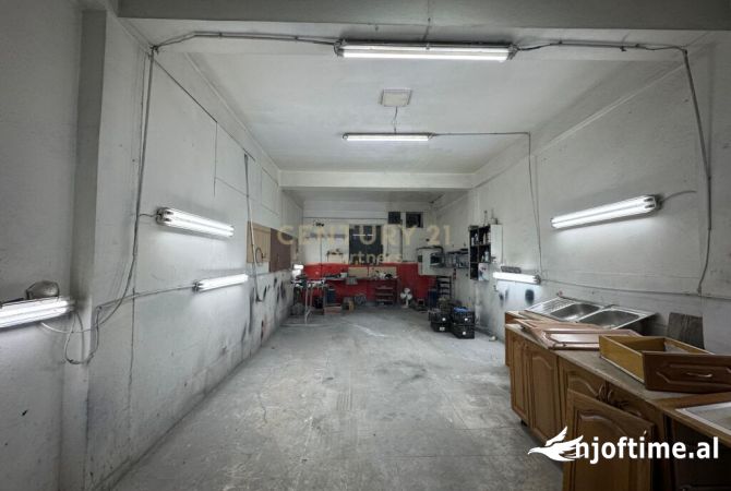 Ambient biznesi me qera 6+1 ne Tirane - 1,300 Euro
