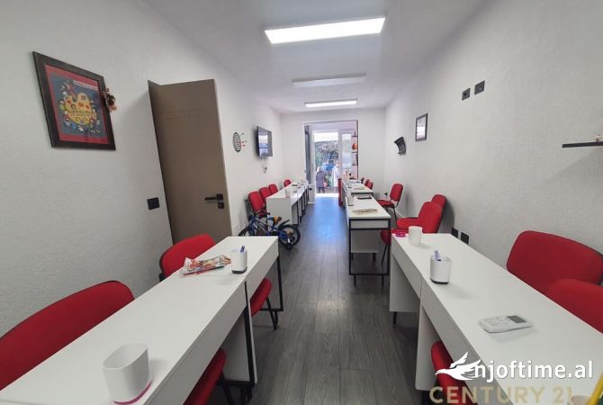 Ambient biznesi me qera 3+1 ne Tirane - 700 Euro