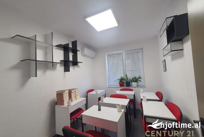 Ambient biznesi me qera 3+1 ne Tirane - 700 Euro