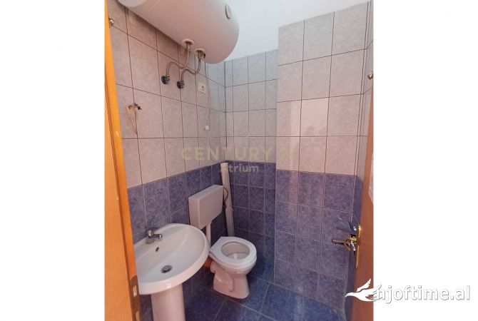 Ambient biznesi me qera 1+1 ne Tirane - 300 Euro