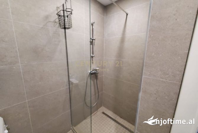 Shtepi me qera Apartament ne Tirane, 3+1, Mobilimi E mobiluar, Pagesa 800  Euro.