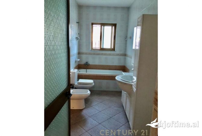 Private house for rent in Tirana 4+1, Furnished