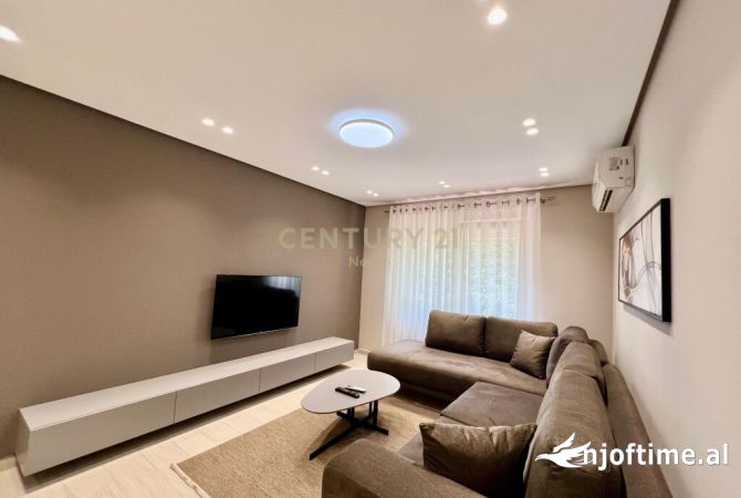 Shtepi me qera Apartament ne Tirane, 3+1, Mobilimi E mobiluar, Pagesa 1,000  Euro.