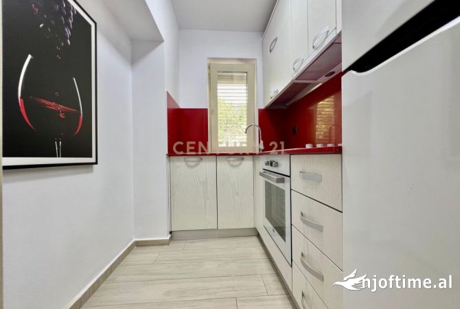 Shtepi me qera Apartament ne Tirane, 3+1, Mobilimi E mobiluar, Pagesa 1,000  Euro.