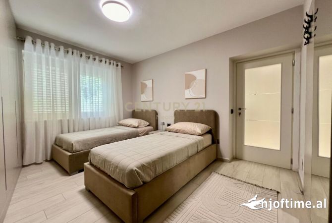 Shtepi me qera Apartament ne Tirane, 3+1, Mobilimi E mobiluar, Pagesa 1,000  Euro.