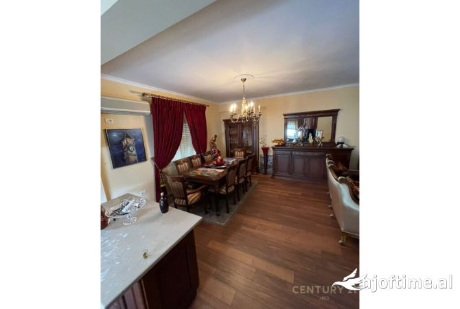 Shtepi me qera Apartament ne Tirane, 3+1, Mobilimi E mobiluar, Pagesa 850  Euro.