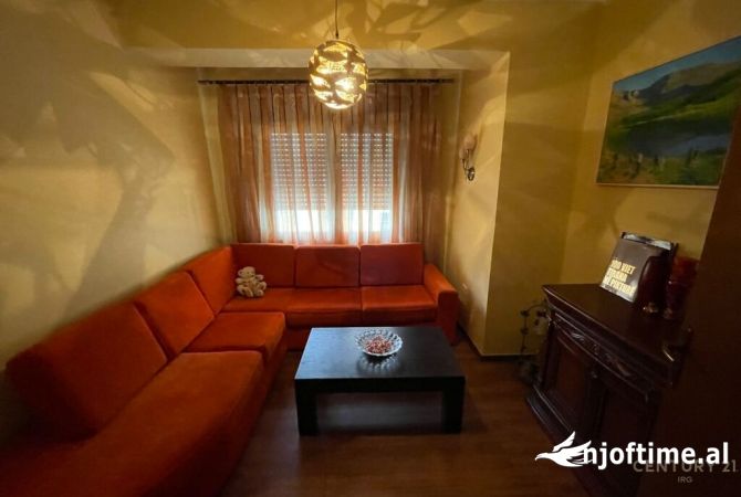 Shtepi me qera Apartament ne Tirane, 3+1, Mobilimi E mobiluar, Pagesa 850  Euro.