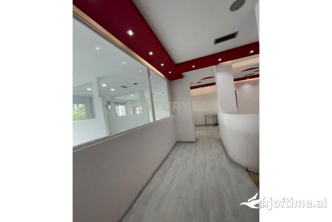 Ambient biznesi me qera 3+1 ne Tirane - 1,000 Euro