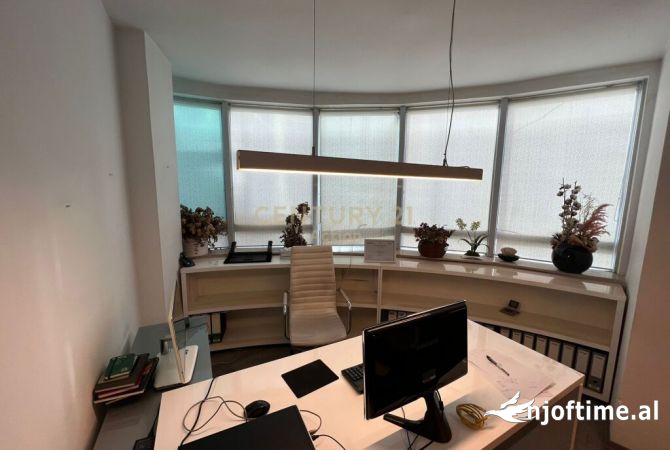 Ambient biznesi me qera 3+1 ne Tirane - 800 Euro