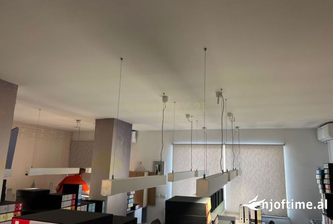 Ambient biznesi me qera 3+1 ne Tirane - 800 Euro