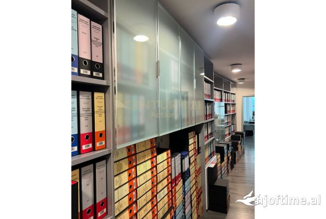 Ambient biznesi me qera 3+1 ne Tirane - 800 Euro