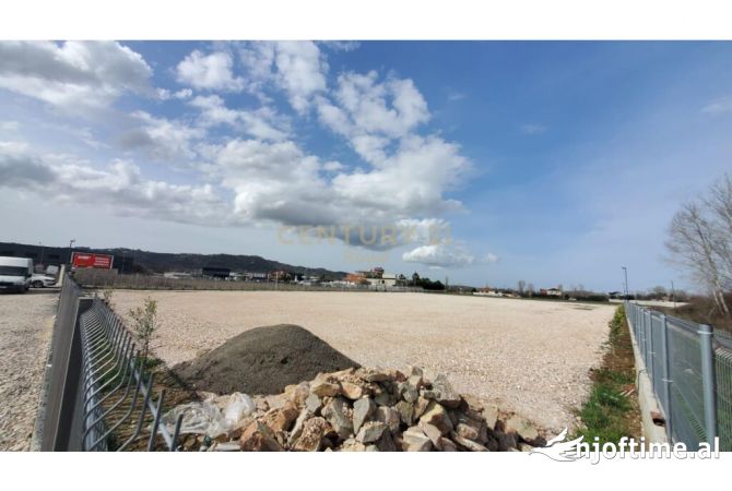 Truall ose Toke 6+1 ne Tirane - 5,500 Euro