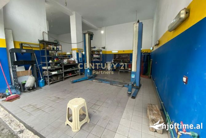 Ambient biznesi me qera 6+1 ne Tirane - 1,000 Euro