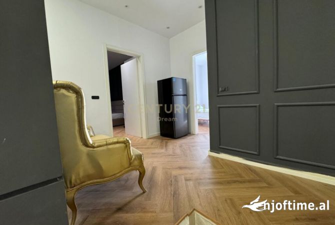 Shtepi ne shitje Duplex(shtepi me 2 kate) ne Tirane, 2+1, Mobilimi E mobiluar, Pagesa 280,000  Euro.