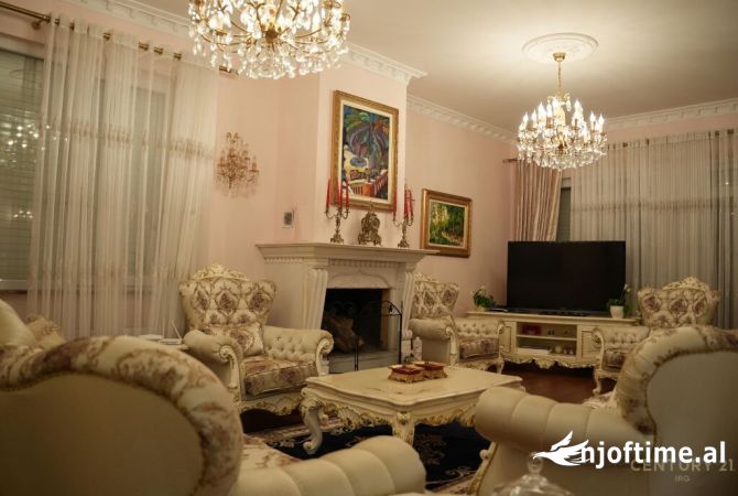 Shtepi ne shitje 7+1 ne Kavaje - 1,250,000 Euro