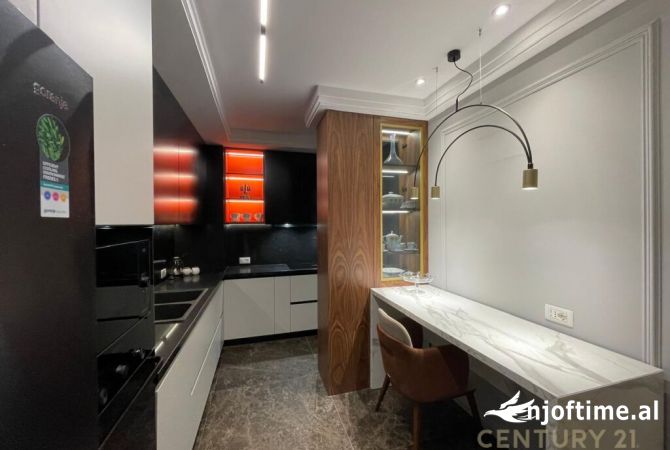 Shtepi me qera Apartament ne Tirane, 2+1, Mobilimi E mobiluar, Pagesa 2,000  Euro.