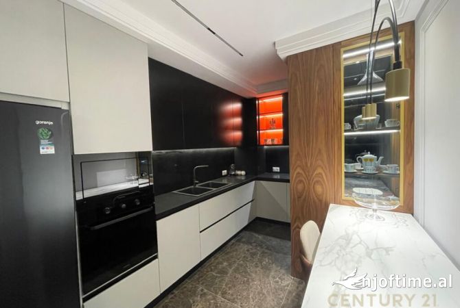 Shtepi me qera Apartament ne Tirane, 2+1, Mobilimi E mobiluar, Pagesa 2,000  Euro.