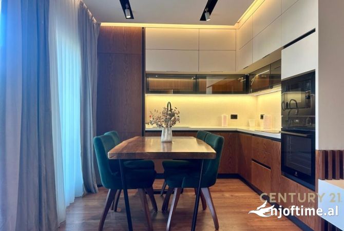 Shtepi ne shitje Apartament ne Tirane, 3+1, Mobilimi E mobiluar, Pagesa 360,000  Euro.