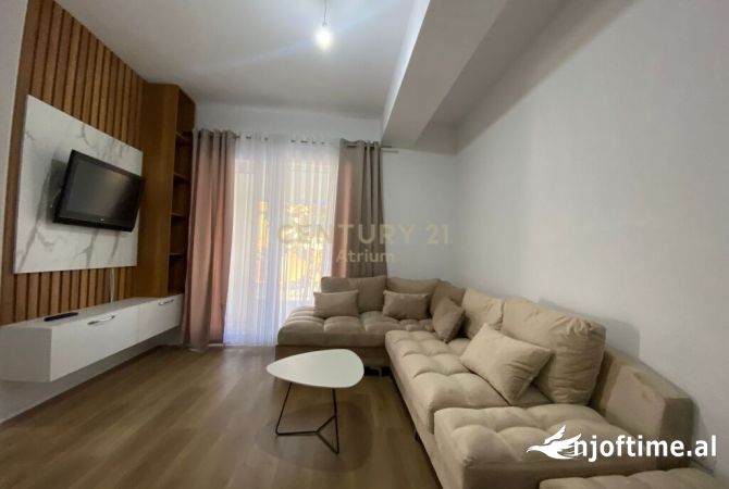Shtepi me qera Apartament ne Tirane, 2+1, Mobilimi E mobiluar, Pagesa 450  Euro.