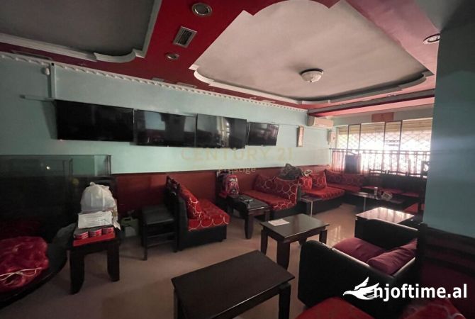 Ambient biznesi me qera 2+1 ne Tirane - 1,000 Euro
