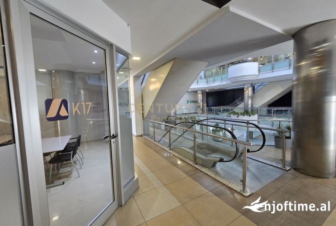 Shitet Njesi ne Kullat Binjake, Tirane!  