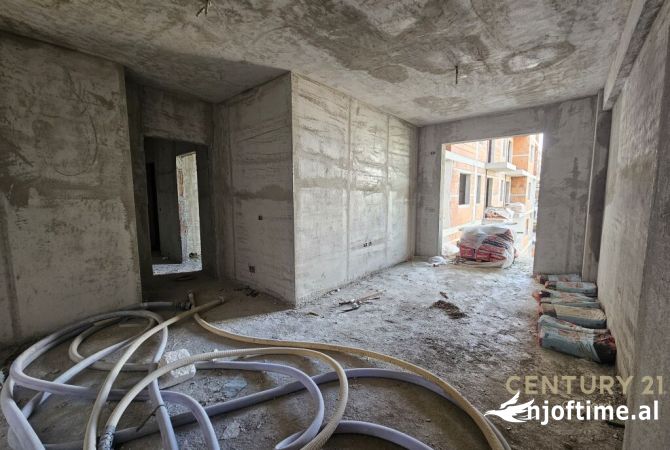 Shtepi ne shitje Apartament ne Tirane, 1+1, Mobilimi Bosh, pa mobiluar, Pagesa 67,300  Euro.