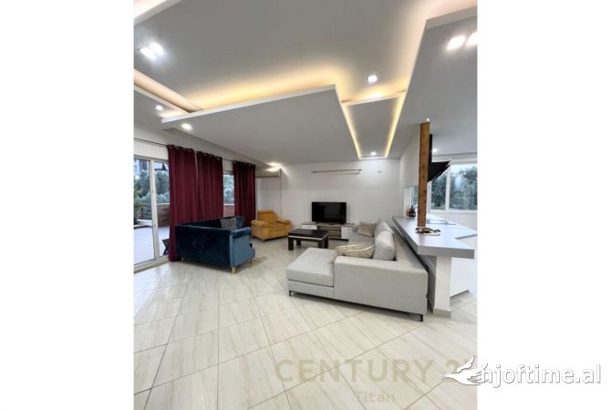 Shtepi ne shitje Penthose(kati i fundit panoramik) ne Tirane, 2+1, Mobilimi E mobiluar, Pagesa 290,000  Euro.