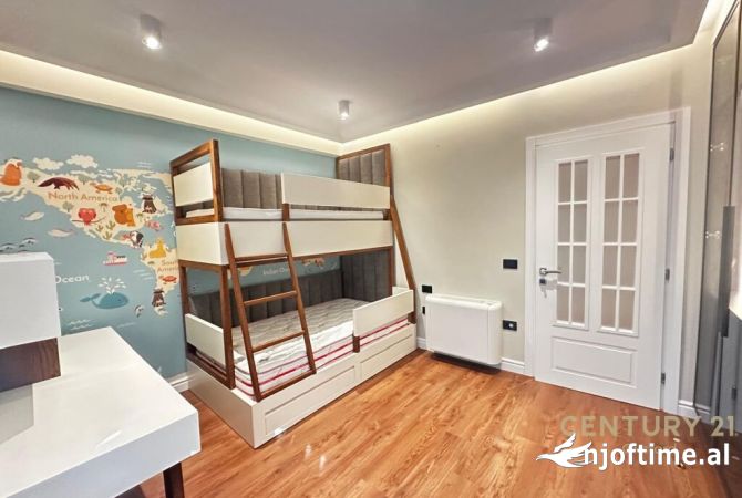 Shtepi ne shitje Apartament ne Tirane, 3+1, Mobilimi E mobiluar, Pagesa 360,000  Euro.