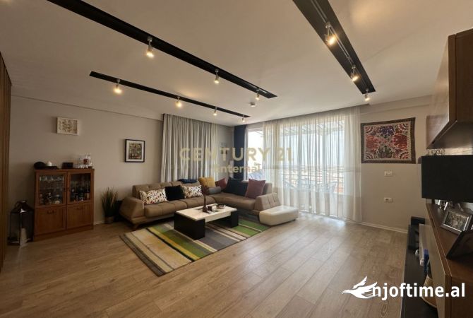 Shtepi me qera 3+1 ne Tirane - 1,300 Euro