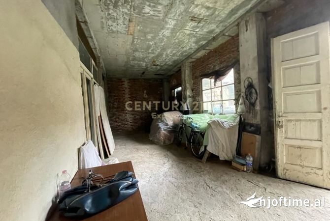 Shtepi ne shitje 4+1 ne Tirane - 150,000 Euro