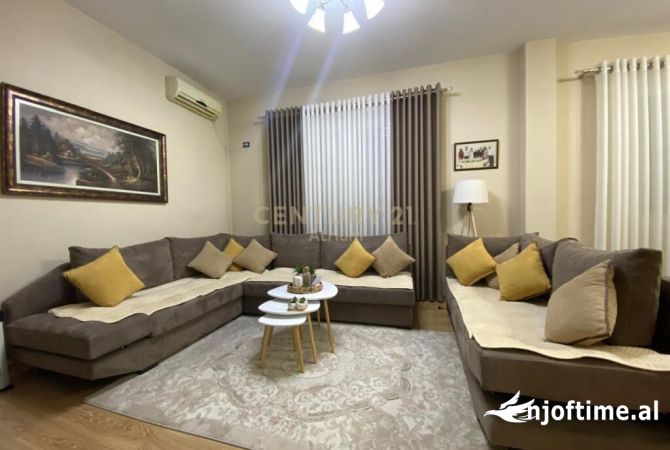 Casa in vendita 6+1 a Tirana - 300,000 Euro
