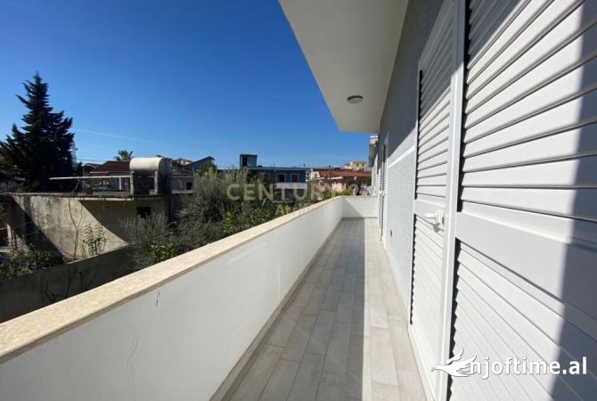 Shtepi ne shitje Shtepi Private ne Tirane, 6+1, Mobilimi E mobiluar, Pagesa 300,000  Euro.