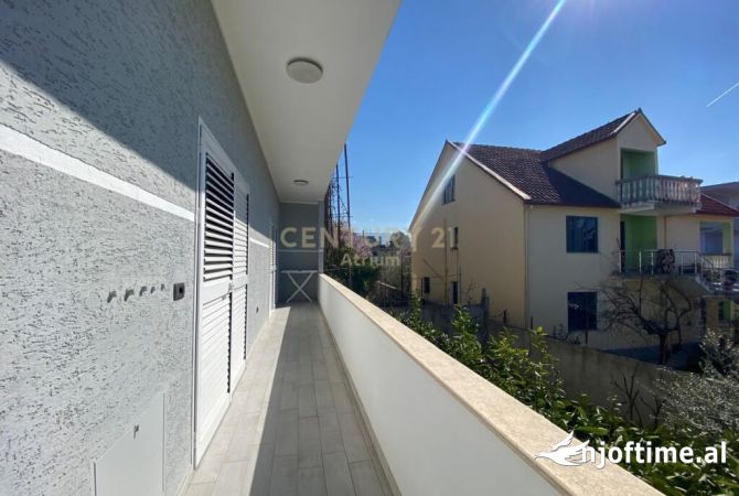 Shtepi ne shitje Shtepi Private ne Tirane, 6+1, Mobilimi E mobiluar, Pagesa 300,000  Euro.