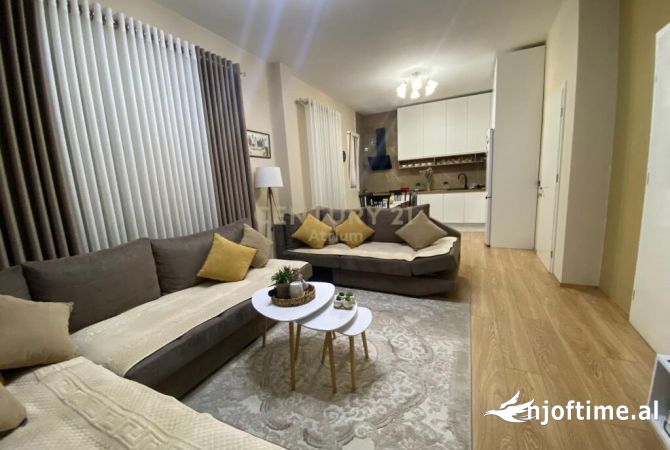 Shtepi ne shitje Shtepi Private ne Tirane, 6+1, Mobilimi E mobiluar, Pagesa 300,000  Euro.