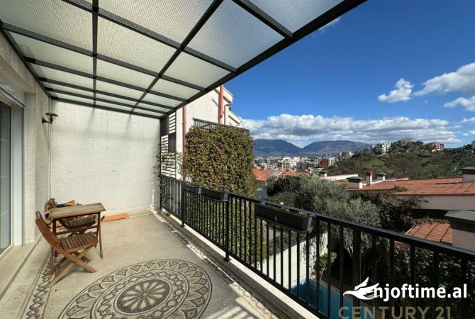 Shtepi ne shitje Vila Luksoze ne Tirane, 4+1, Mobilimi E mobiluar, Pagesa 770,000  Euro.