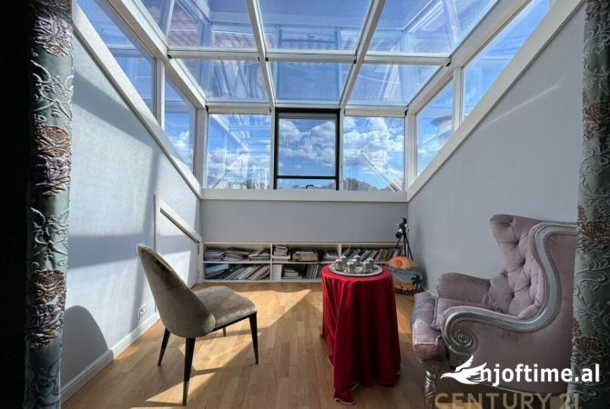 Shtepi ne shitje Vila Luksoze ne Tirane, 4+1, Mobilimi E mobiluar, Pagesa 770,000  Euro.