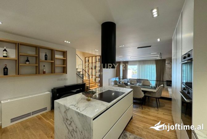 Casa in vendita 4+1 a Tirana - 880,000 Euro