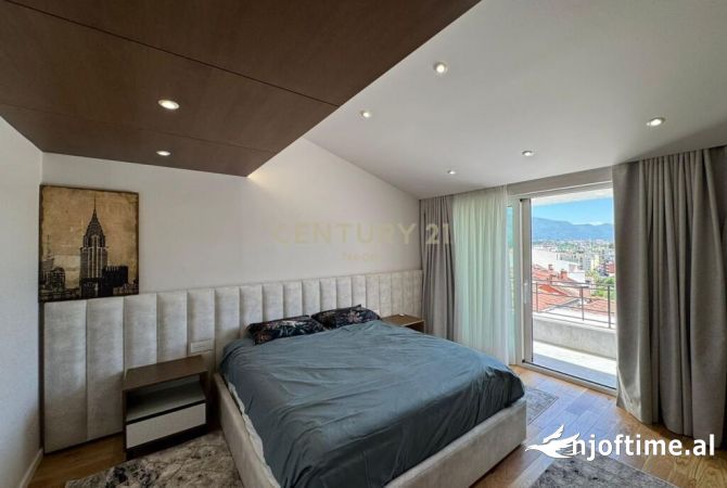 Shtepi ne shitje Vila Luksoze ne Tirane, 4+1, Mobilimi E mobiluar, Pagesa 880,000  Euro.