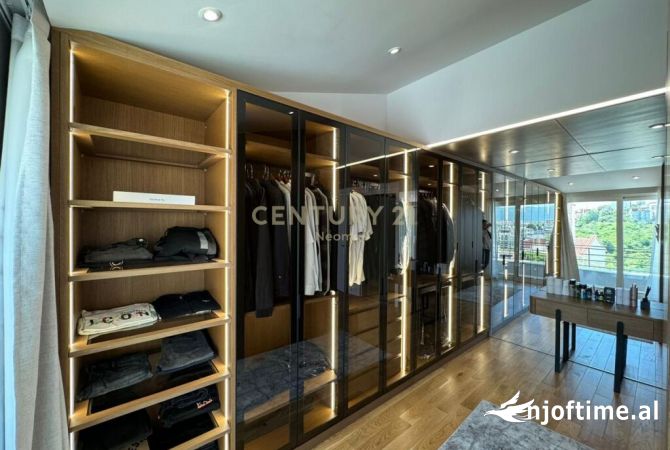 Shtepi ne shitje Vila Luksoze ne Tirane, 4+1, Mobilimi E mobiluar, Pagesa 880,000  Euro.