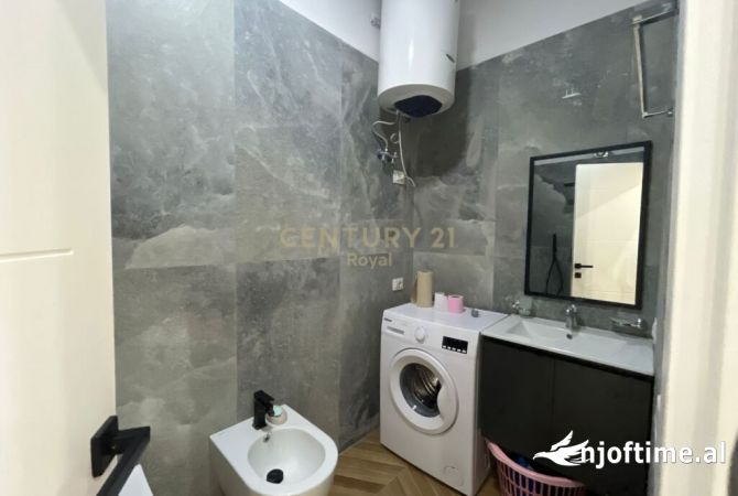 Shtepi me qera Apartament ne Tirane, 2+1, Mobilimi E mobiluar, Pagesa 700  Euro.