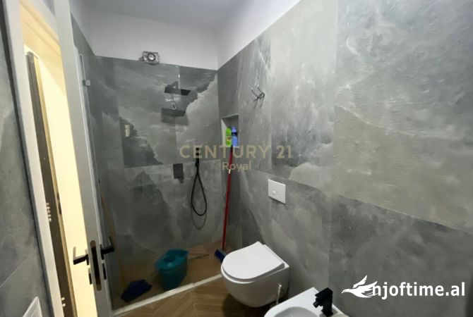 Shtepi me qera Apartament ne Tirane, 2+1, Mobilimi E mobiluar, Pagesa 700  Euro.