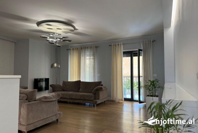 Shtepi ne shitje Apartament ne Tirane, 3+1, Mobilimi Pjeserisht e mobiluar, Pagesa 1,000,000  Euro.